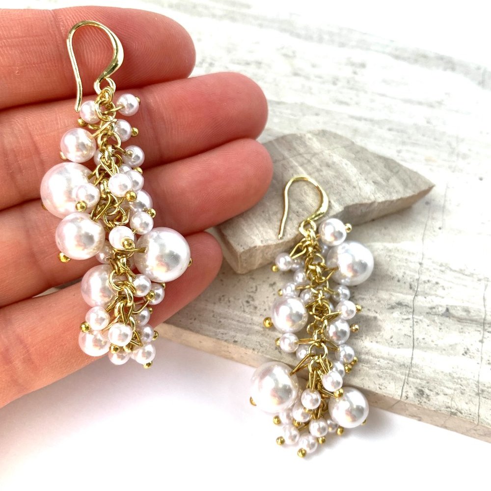 NEW~ Anthropologie Pearl Cluster Drop Earrings - Picture 6 of 8